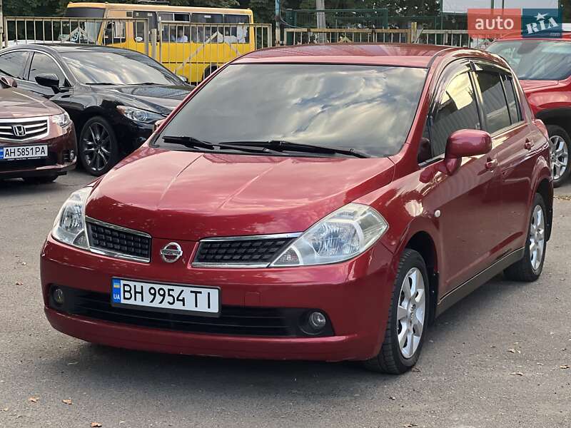 Nissan TIIDA 2008