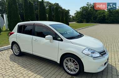 Хэтчбек Nissan TIIDA 2009 в 