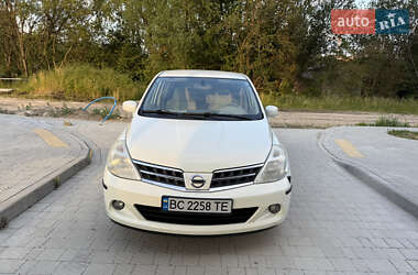 Хэтчбек Nissan TIIDA 2011 в Львове