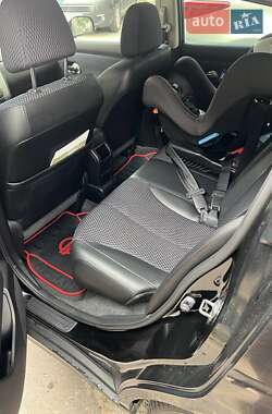 Хэтчбек Nissan TIIDA 2010 в 