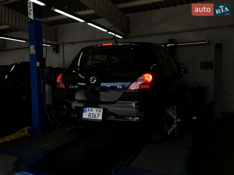 Хэтчбек Nissan TIIDA 2008 в Киеве