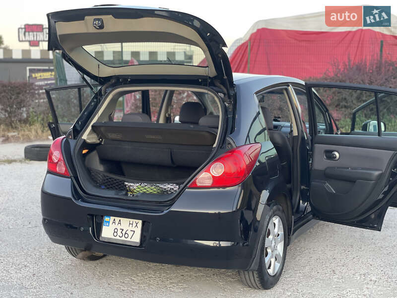 Хэтчбек Nissan TIIDA 2008 в Киеве