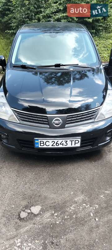Хэтчбек Nissan TIIDA 2009 в Львове