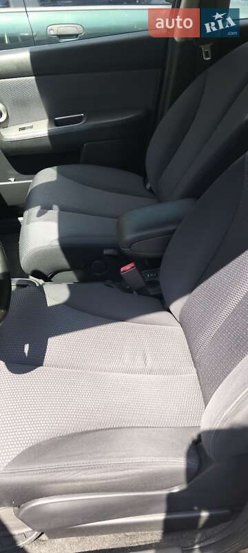 Хэтчбек Nissan TIIDA 2009 в Львове