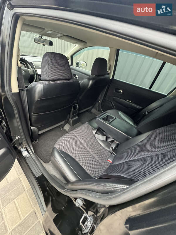 Хетчбек Nissan TIIDA 2011 в Києві