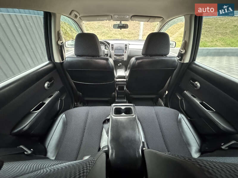 Хетчбек Nissan TIIDA 2011 в Києві