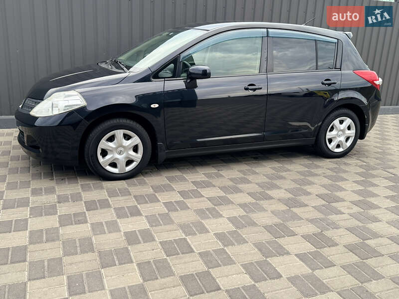 Хетчбек Nissan TIIDA 2011 в Києві