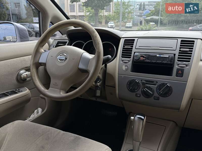 Седан Nissan TIIDA 2007 в Киеве