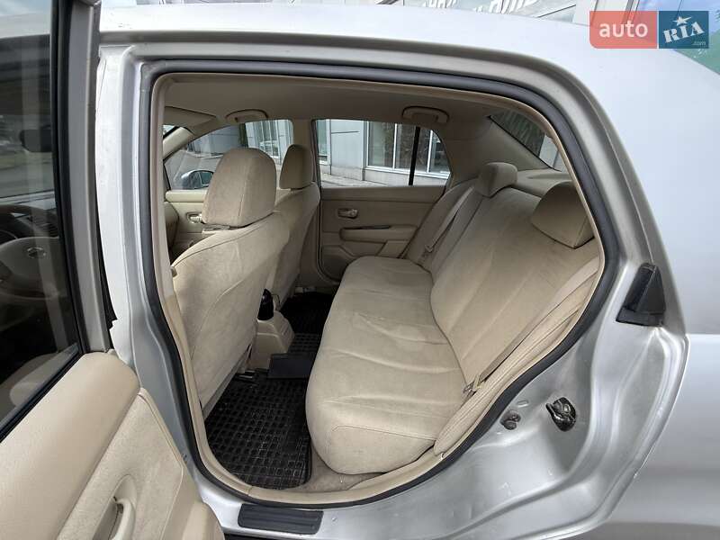 Седан Nissan TIIDA 2007 в Киеве