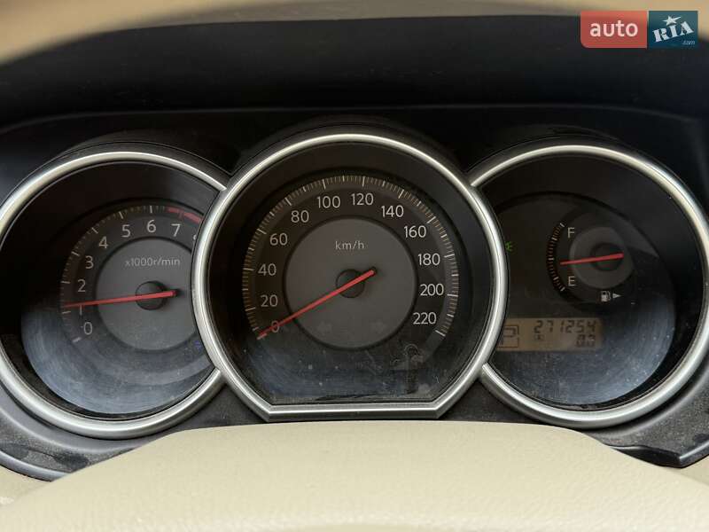 Седан Nissan TIIDA 2007 в Киеве