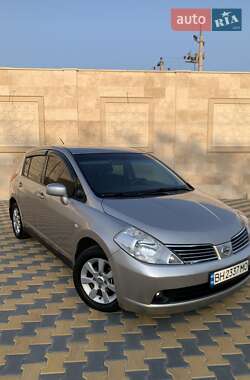 Хетчбек Nissan TIIDA 2006 в Одесі