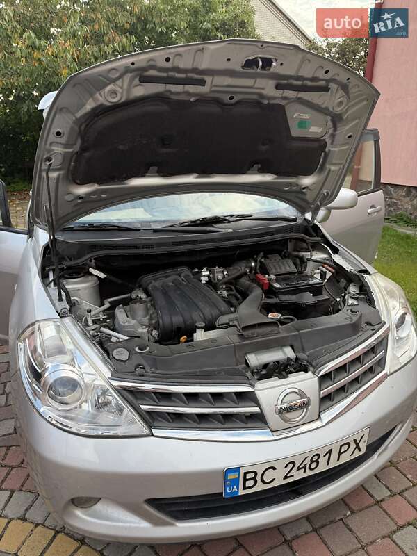 Хэтчбек Nissan TIIDA 2012 в Комарному фото 7 Хэтчбек Nissan TIIDA 2012 в Комарному