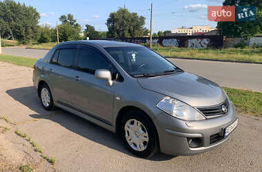 Седан Nissan TIIDA 2010 в Киеве
