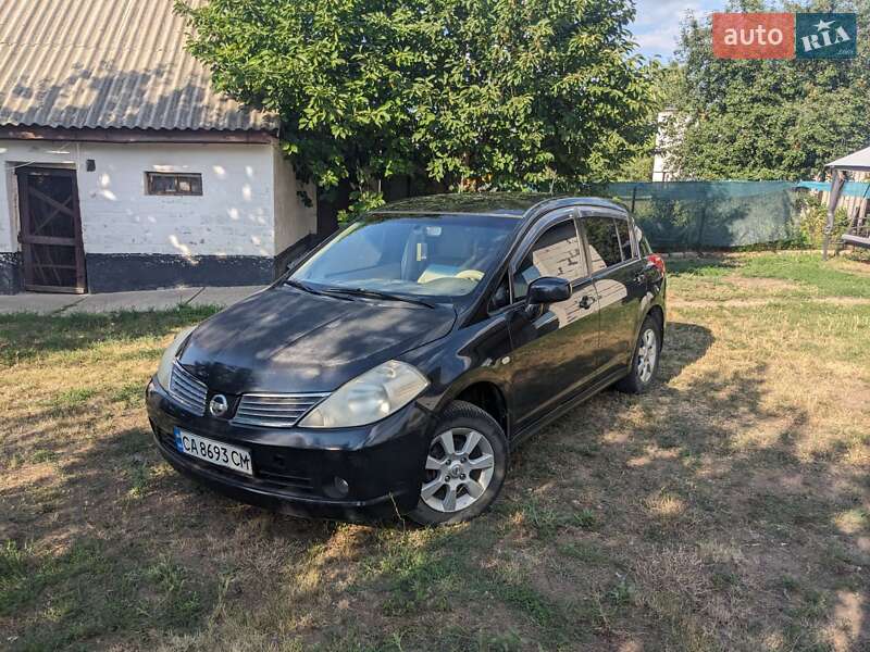 Nissan TIIDA 2007