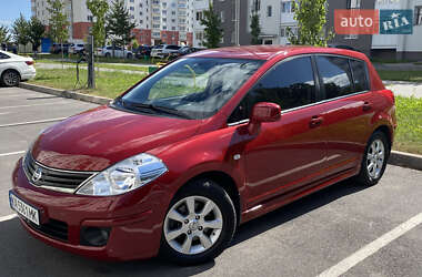 Хэтчбек Nissan TIIDA 2010 в Виннице