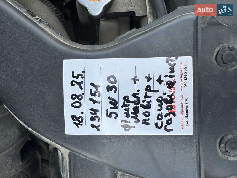 Седан Nissan TIIDA 2011 в Ивано-Франковске