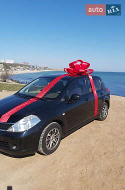 Хэтчбек Nissan TIIDA 2007 в 