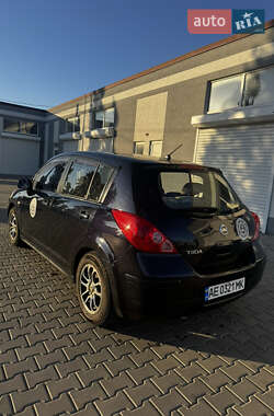 Хэтчбек Nissan TIIDA 2007 в 