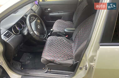 Хэтчбек Nissan TIIDA 2008 в 