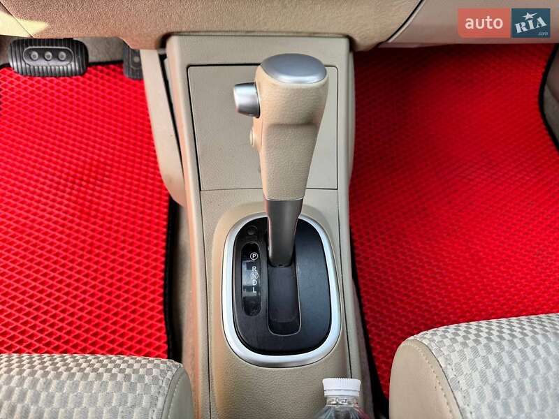 Хэтчбек Nissan TIIDA 2011 в Киеве