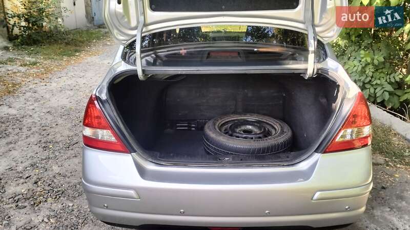 Седан Nissan TIIDA 2007 в Білій Церкві