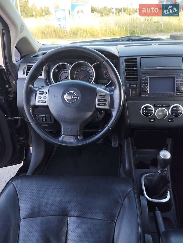 Седан Nissan TIIDA 2010 в Ковелі