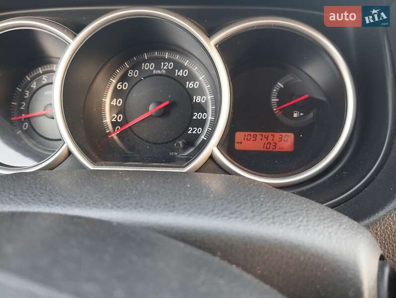 Седан Nissan TIIDA 2010 в Ковелі