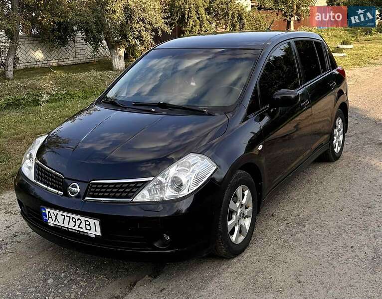 Nissan TIIDA 2007