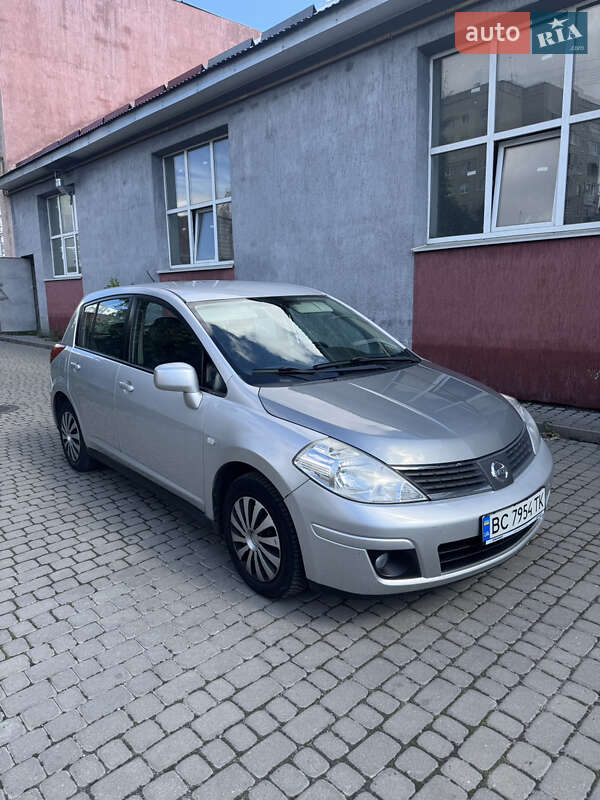 Nissan TIIDA 2007