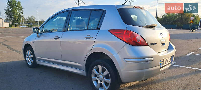 Хетчбек Nissan TIIDA 2010 в Києві фото 9 Хетчбек Nissan TIIDA 2010 в Києві