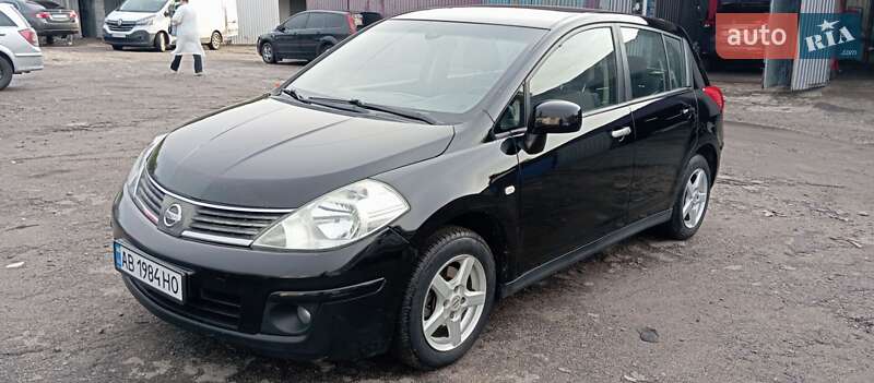 Nissan TIIDA 2008