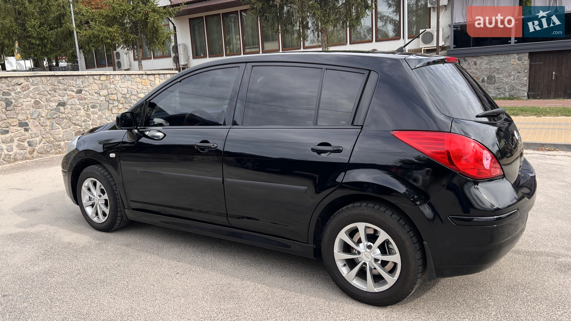 2013 Nissan Tiida - мініатюра 2