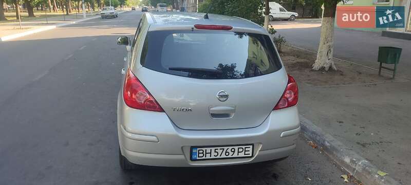 Хэтчбек Nissan TIIDA 2007 в Измаиле фото 5 Хэтчбек Nissan TIIDA 2007 в Измаиле