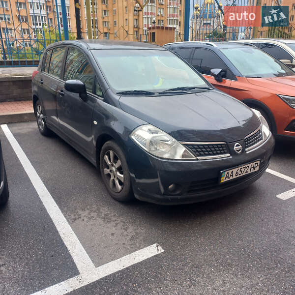 Nissan TIIDA 2008