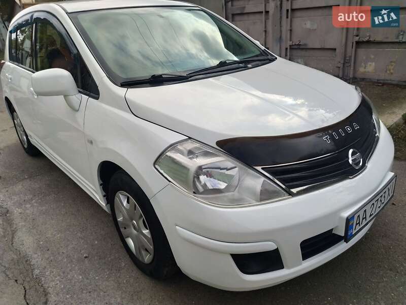 Nissan TIIDA 2013