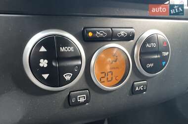 Хэтчбек Nissan TIIDA 2007 в 