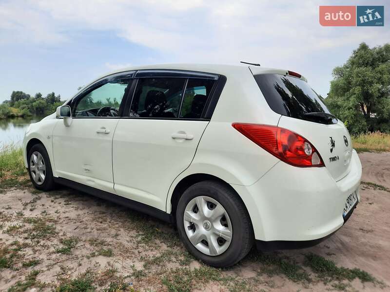 Хэтчбек Nissan TIIDA 2012 в Киеве фото 3 Хэтчбек Nissan TIIDA 2012 в Киеве