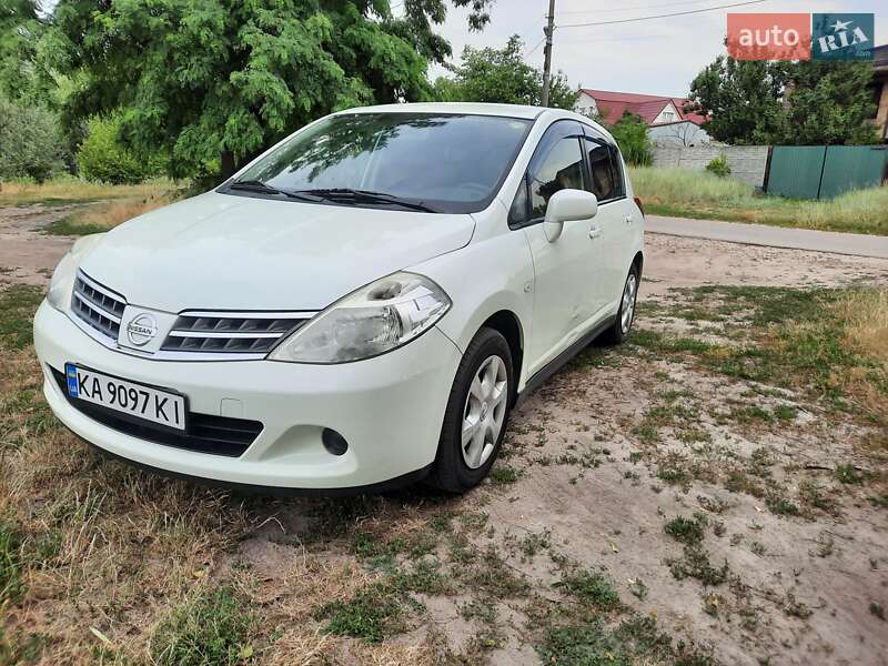 Хэтчбек Nissan TIIDA 2012 в Киеве фото 12 Хэтчбек Nissan TIIDA 2012 в Киеве