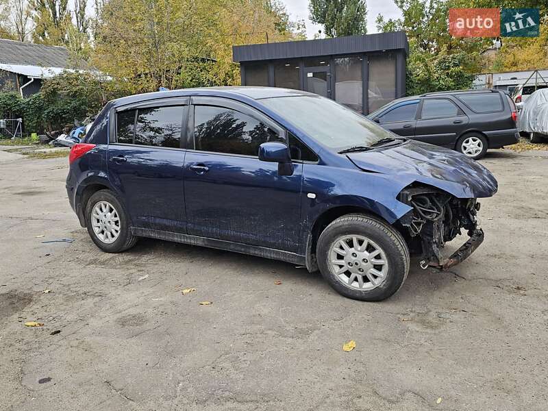 Хэтчбек Nissan TIIDA 2007 в Киеве