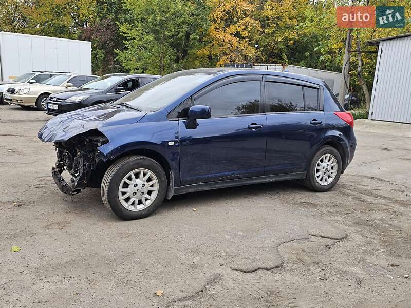 Хэтчбек Nissan TIIDA 2007 в Киеве