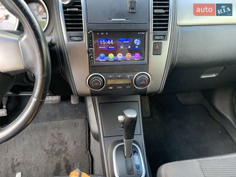 Хэтчбек Nissan TIIDA 2010 в Киеве фото 8 Хэтчбек Nissan TIIDA 2010 в Киеве