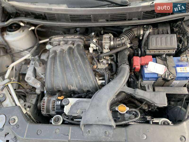 Хэтчбек Nissan TIIDA 2010 в Киеве фото 11 Хэтчбек Nissan TIIDA 2010 в Киеве