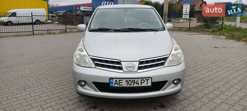 Хетчбек Nissan TIIDA 2012 в Хмельницькому