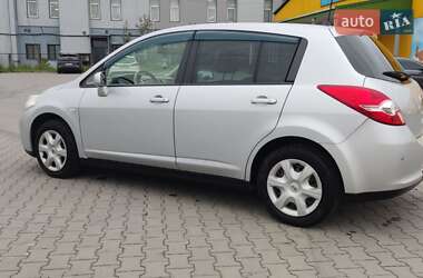 Хэтчбек Nissan TIIDA 2012 в 