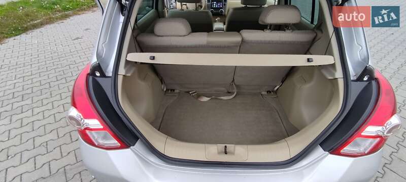 Хетчбек Nissan TIIDA 2012 в Хмельницькому