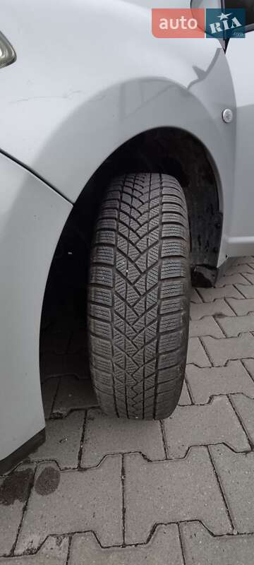 Хетчбек Nissan TIIDA 2012 в Хмельницькому
