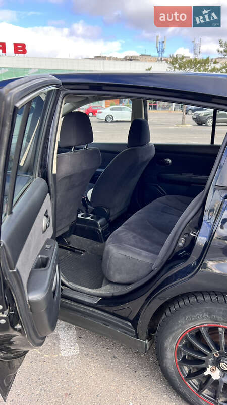 Хэтчбек Nissan TIIDA 2008 в Николаеве