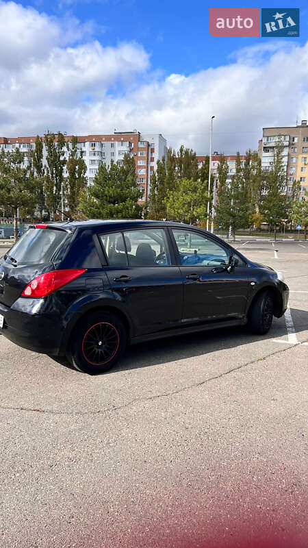 Хэтчбек Nissan TIIDA 2008 в Николаеве