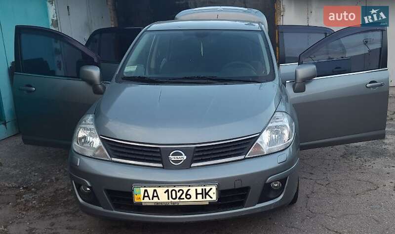 Седан Nissan TIIDA 2008 в Киеве фото Седан Nissan TIIDA 2008 в Киеве