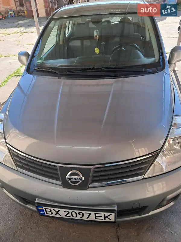 Nissan TIIDA